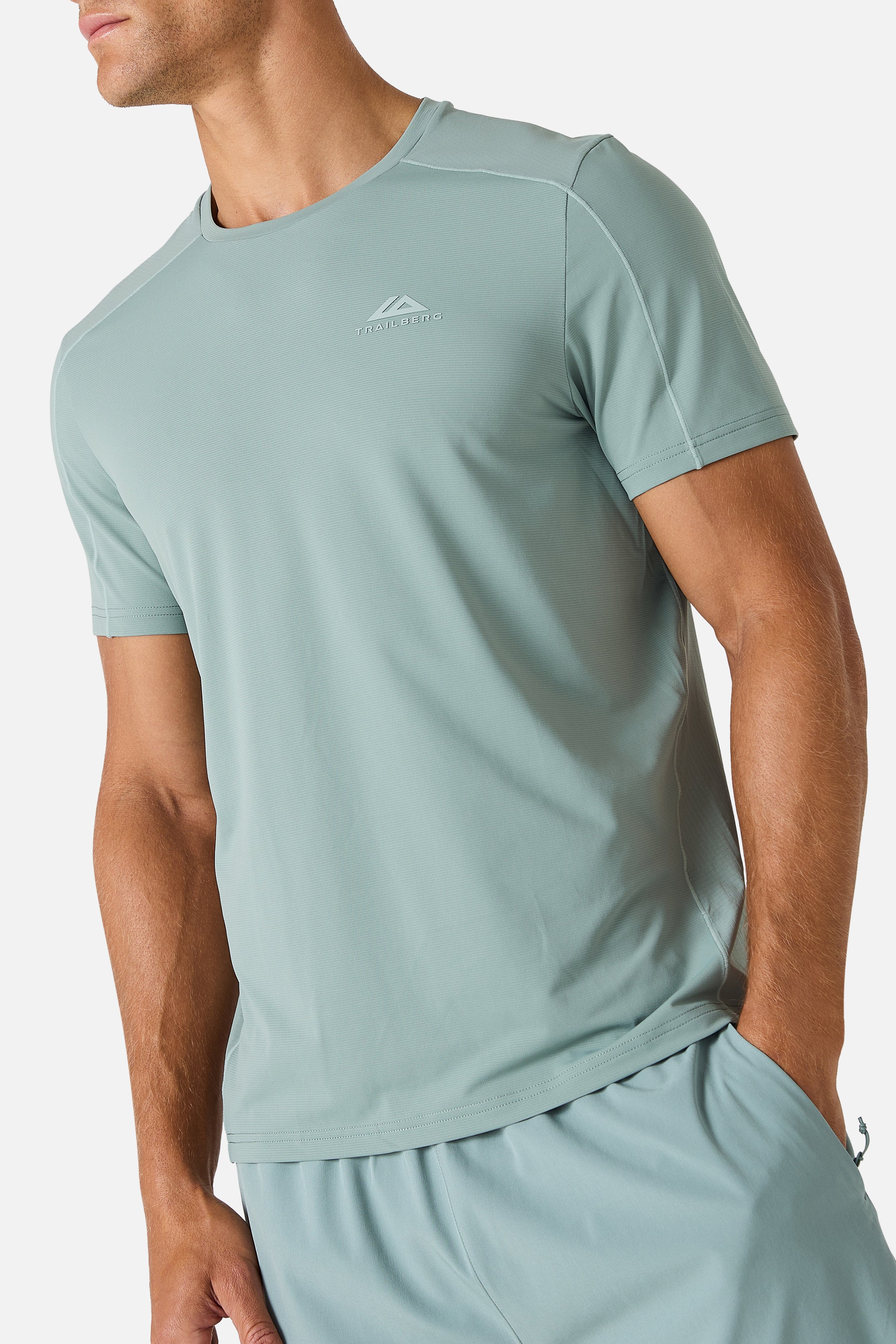 Momentum Tee - Willow Green/ Idyllic Green