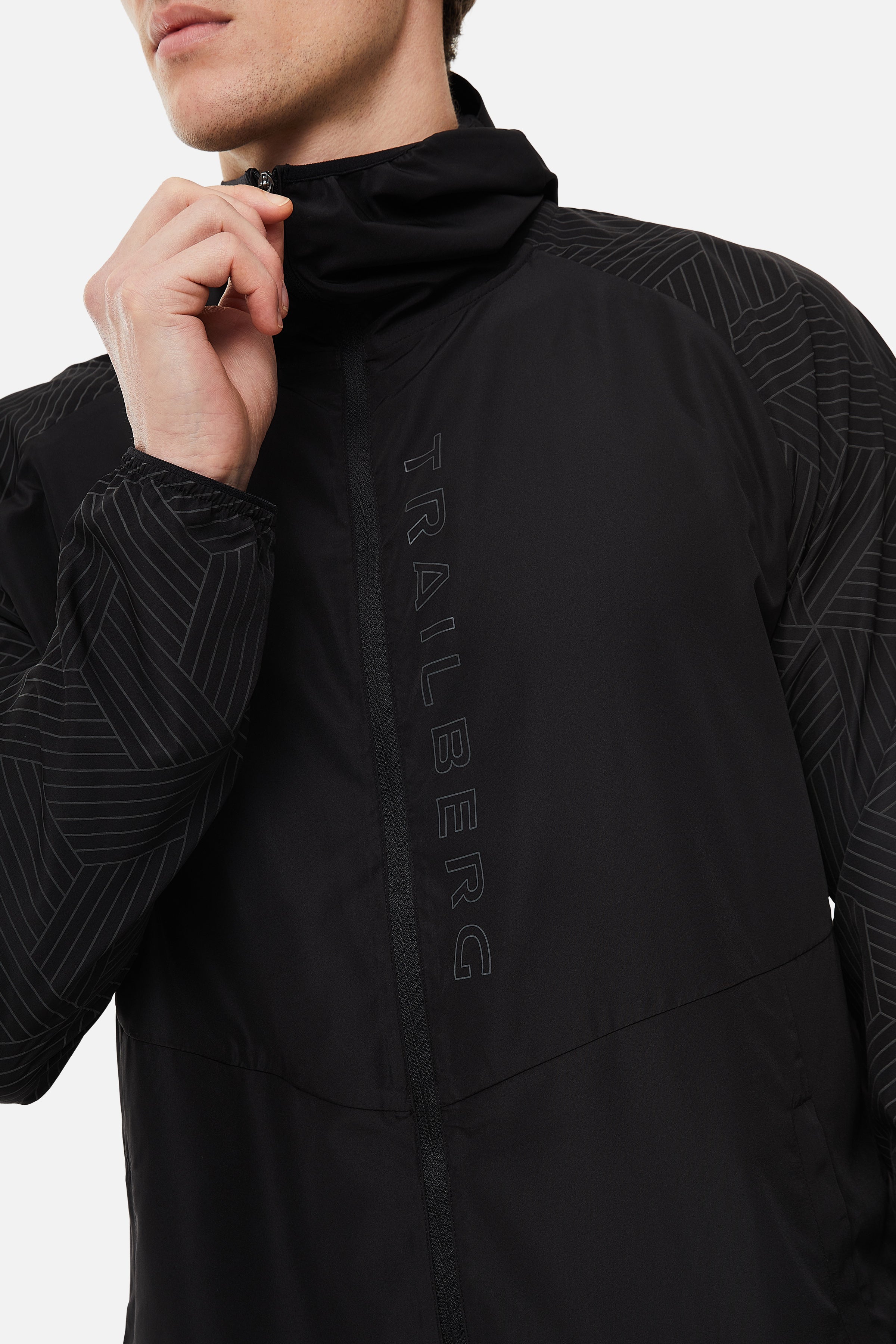 Axis Windbreaker - Black