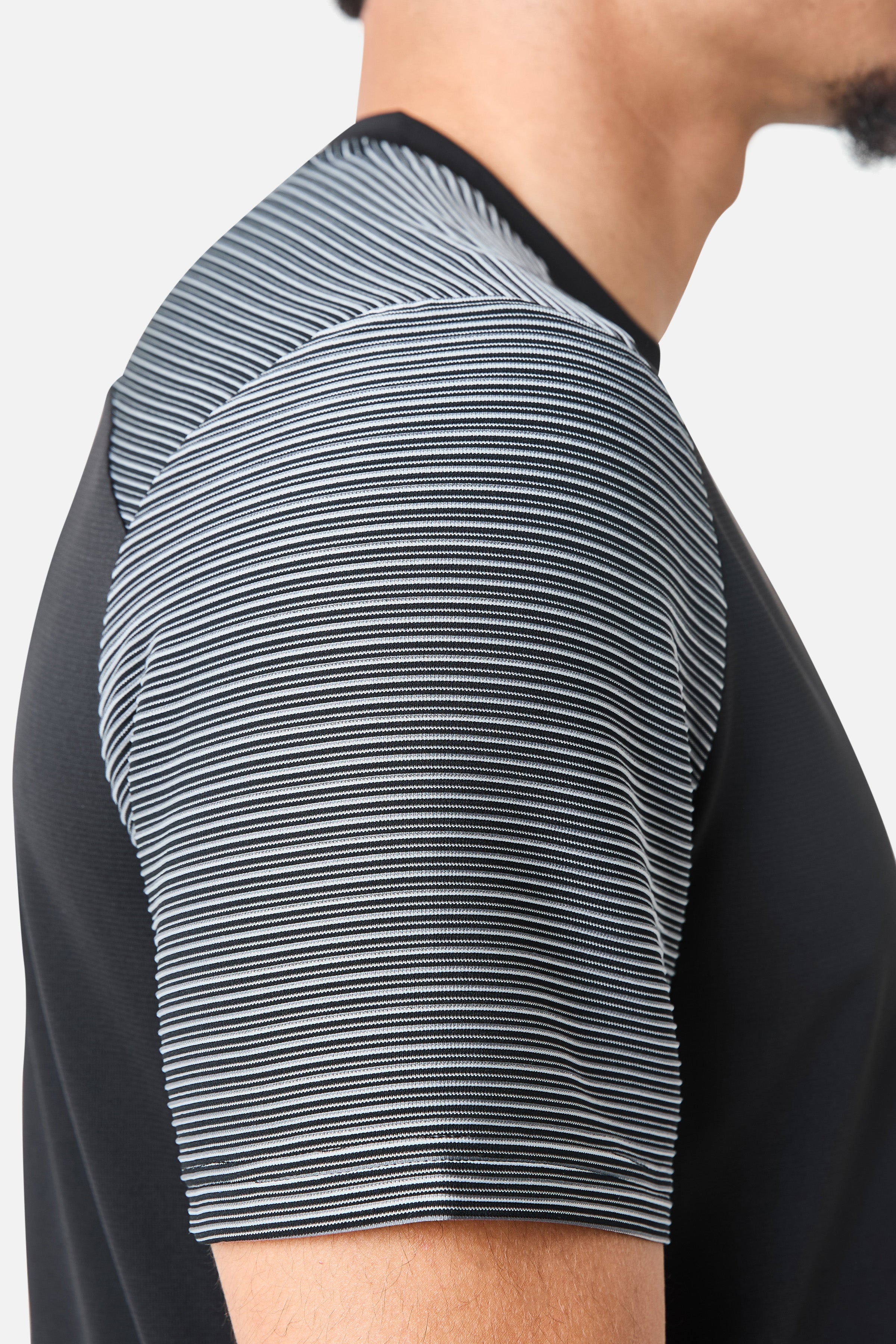 Equator T-shirt - Zwart