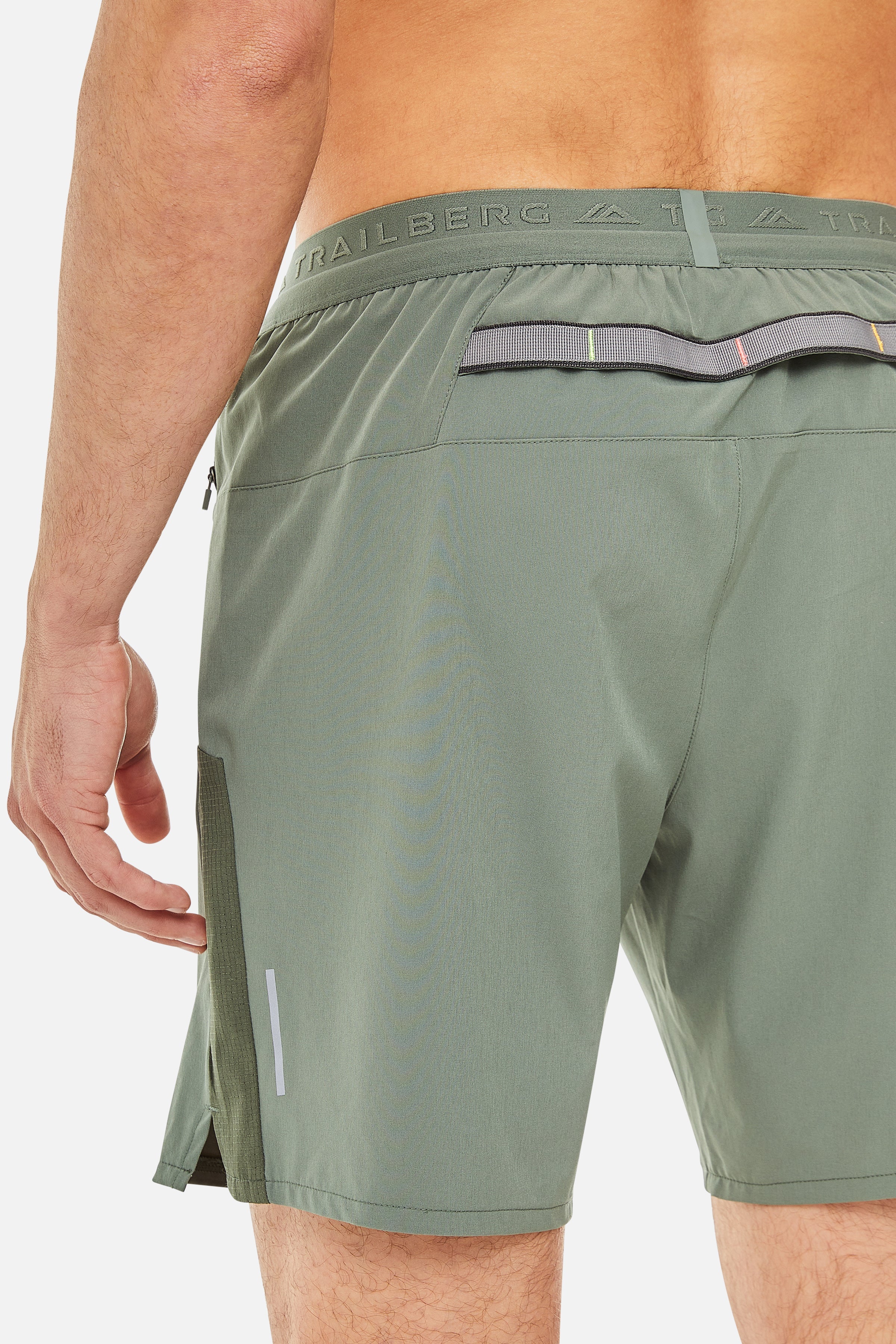 Triathlon SS25 Short - Pine Dust/Dark Fern