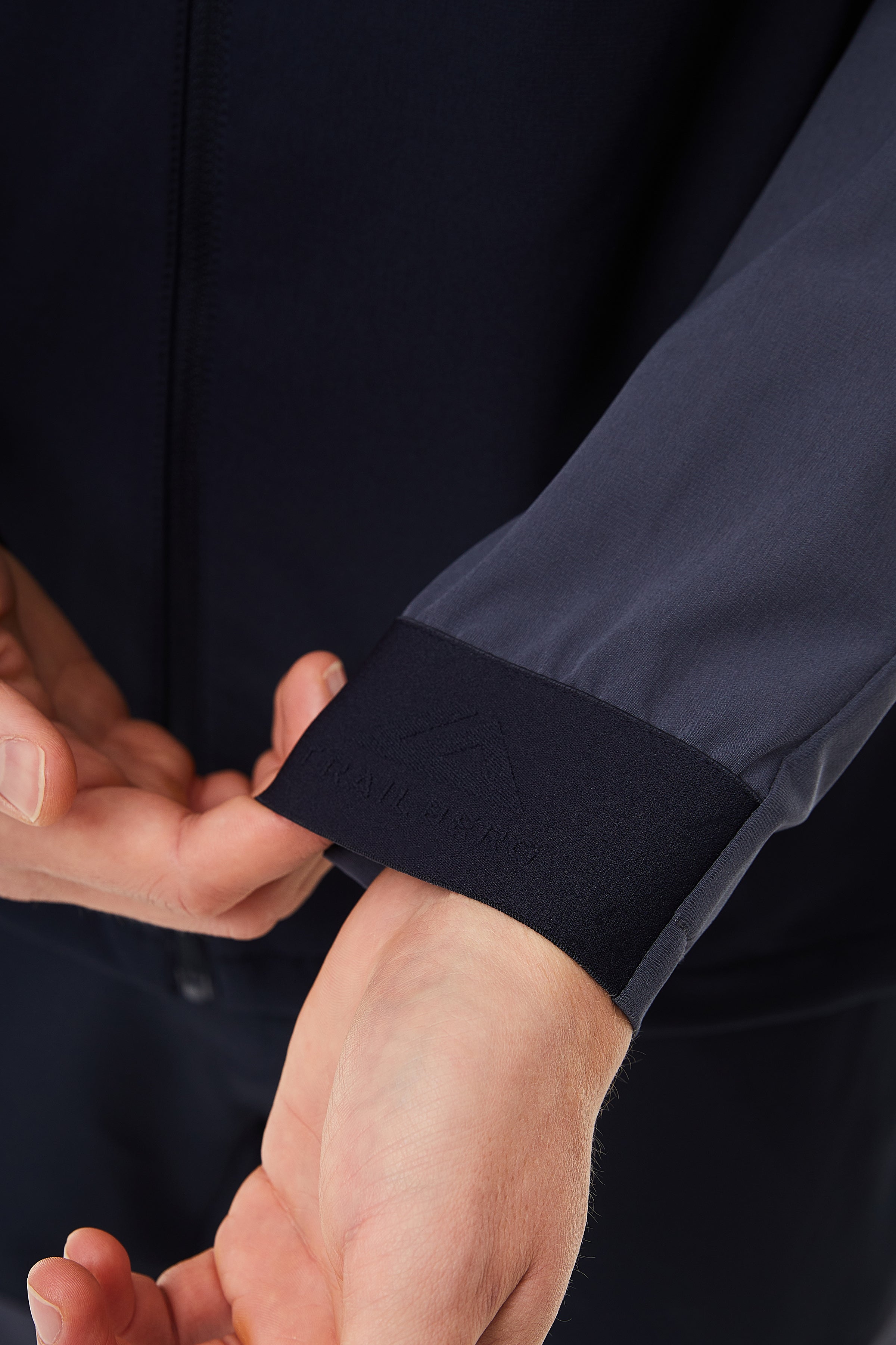 Elbrus 3.0 Hood - Ombre Blue