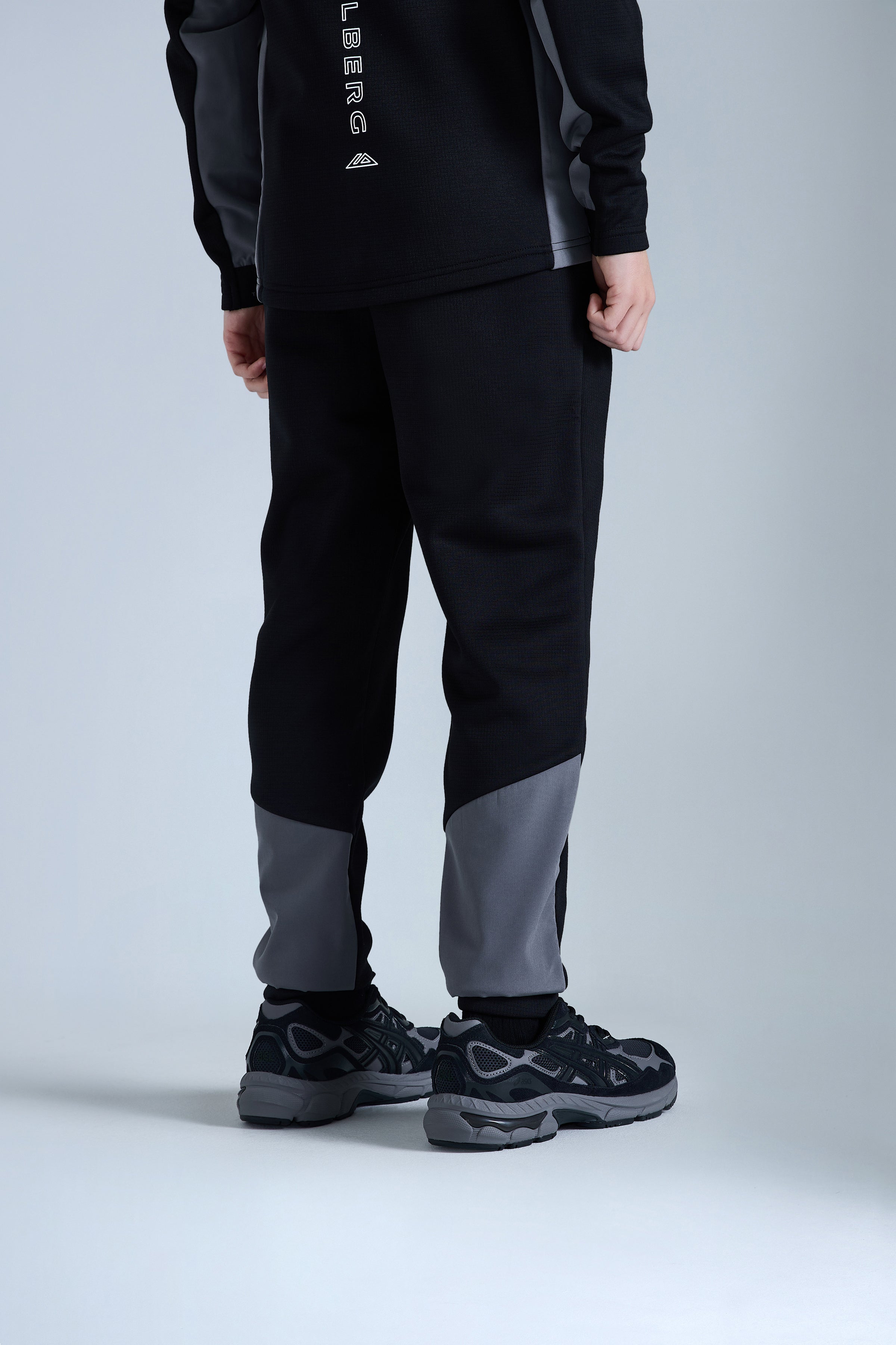 Boys Ice Gridded Fleece Pant - Black/Urban Smoke