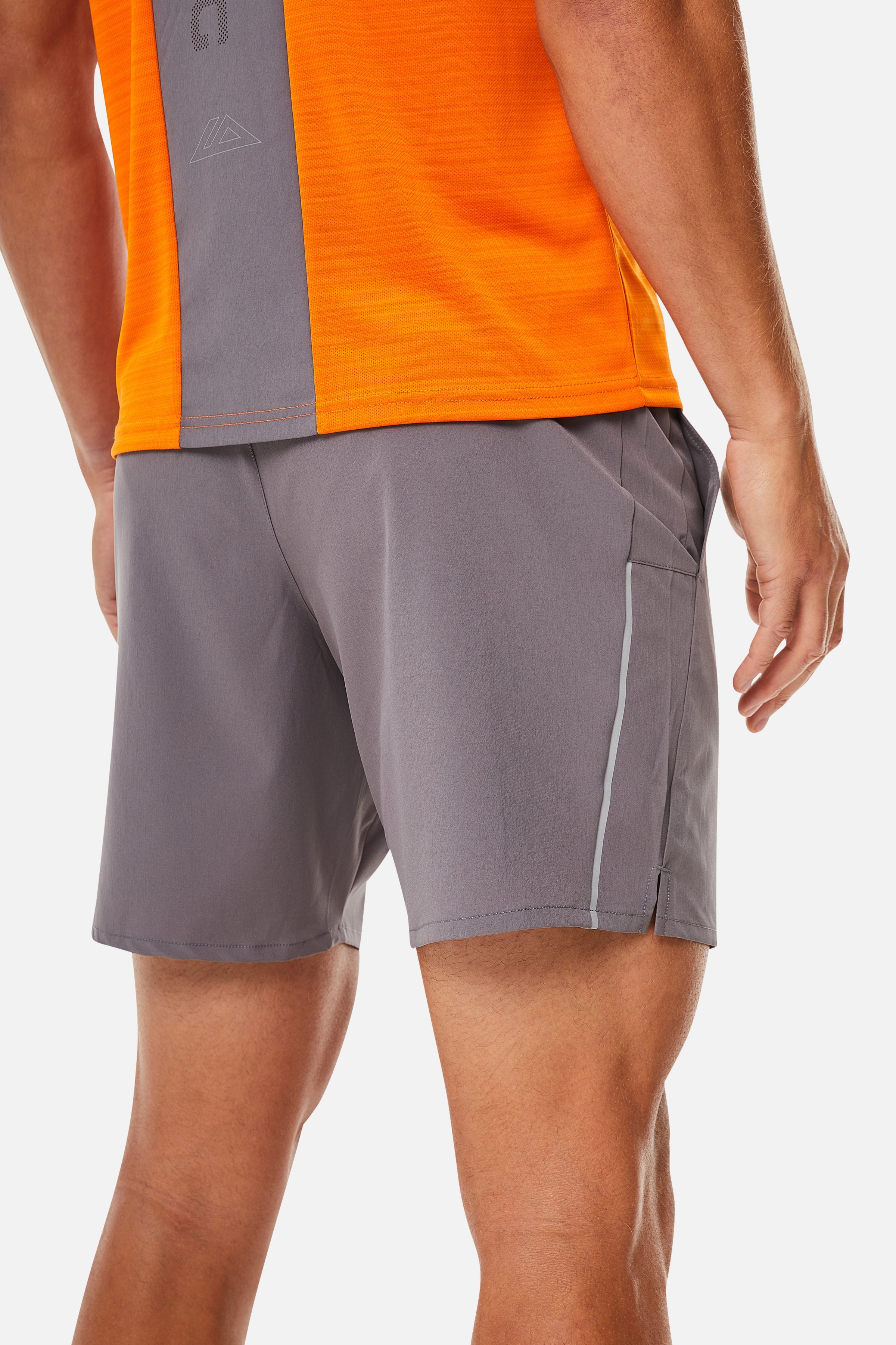 ESSENTIAL SHORT - DARK GREY