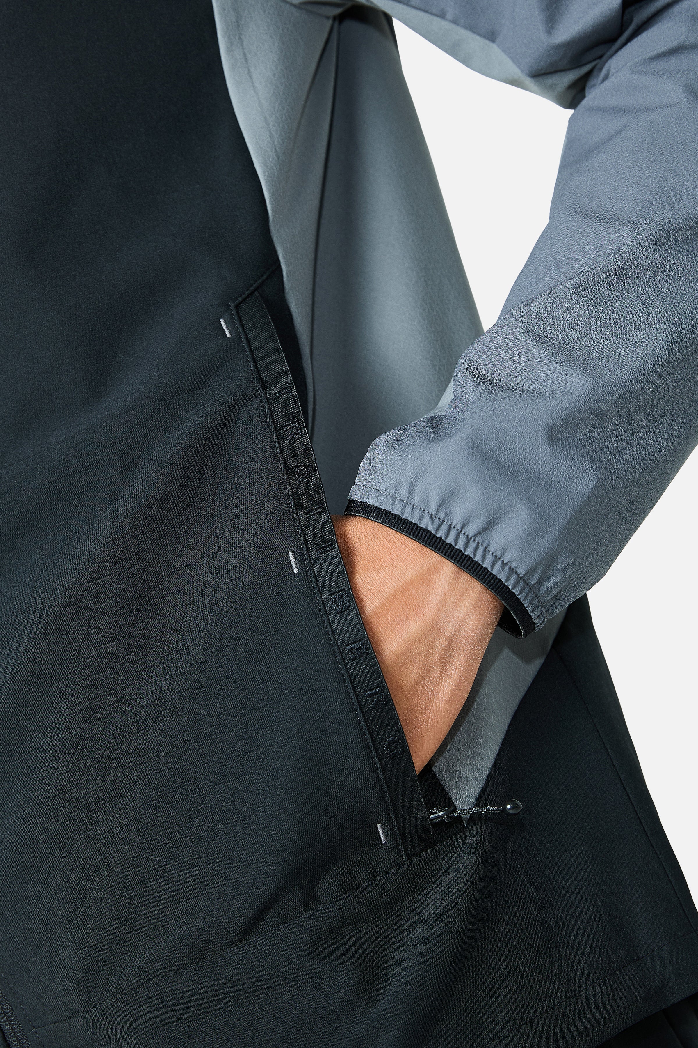 Triathlon Ultra Windbreaker - Black/Graphite Grey/Nightfall Grey