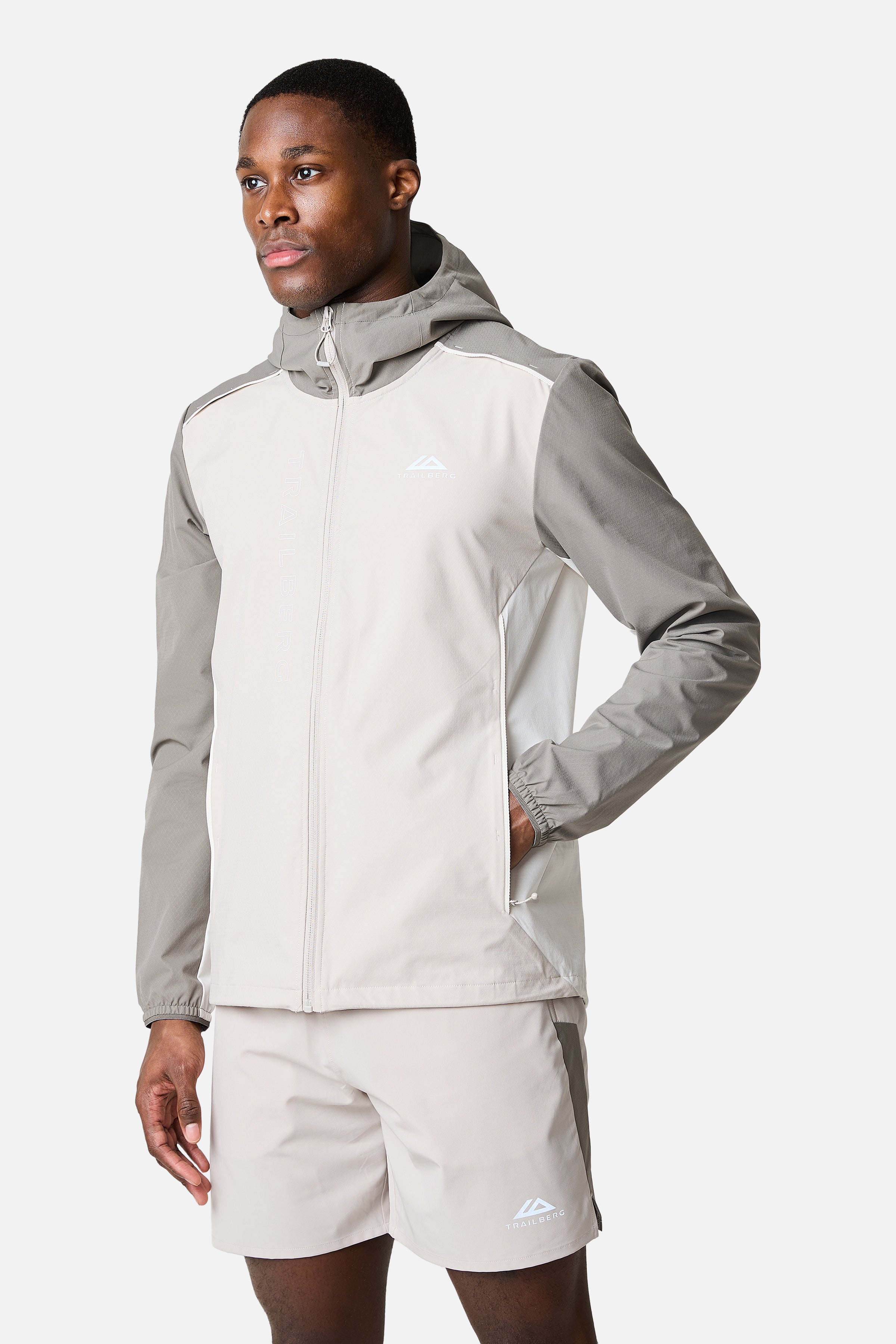 SS26 Triathlon-Windbreaker – Kieselstein/Mokka/Mattweiß