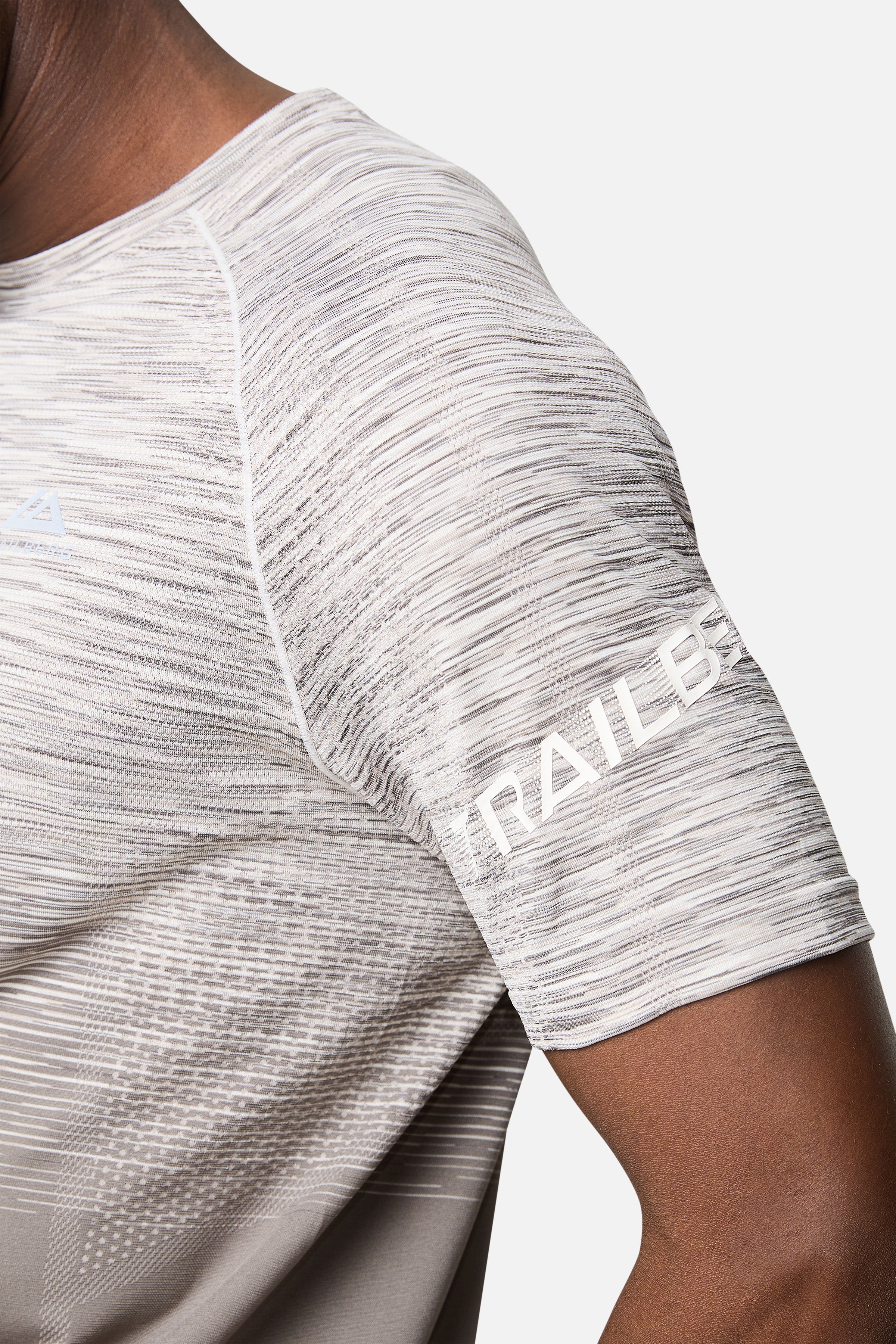 Arc Seamless T-Shirt – Mokka/Kieselstein/Mattiertes Gebirge