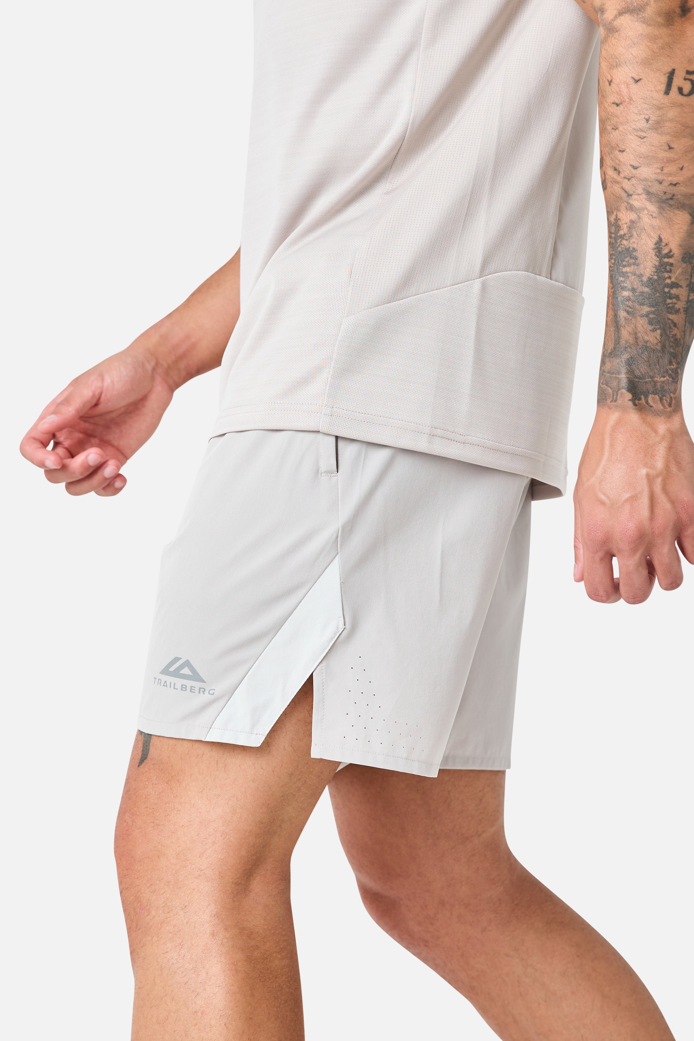 SS26 Cloud Short – Kieselstein/Gefrosteter Grat