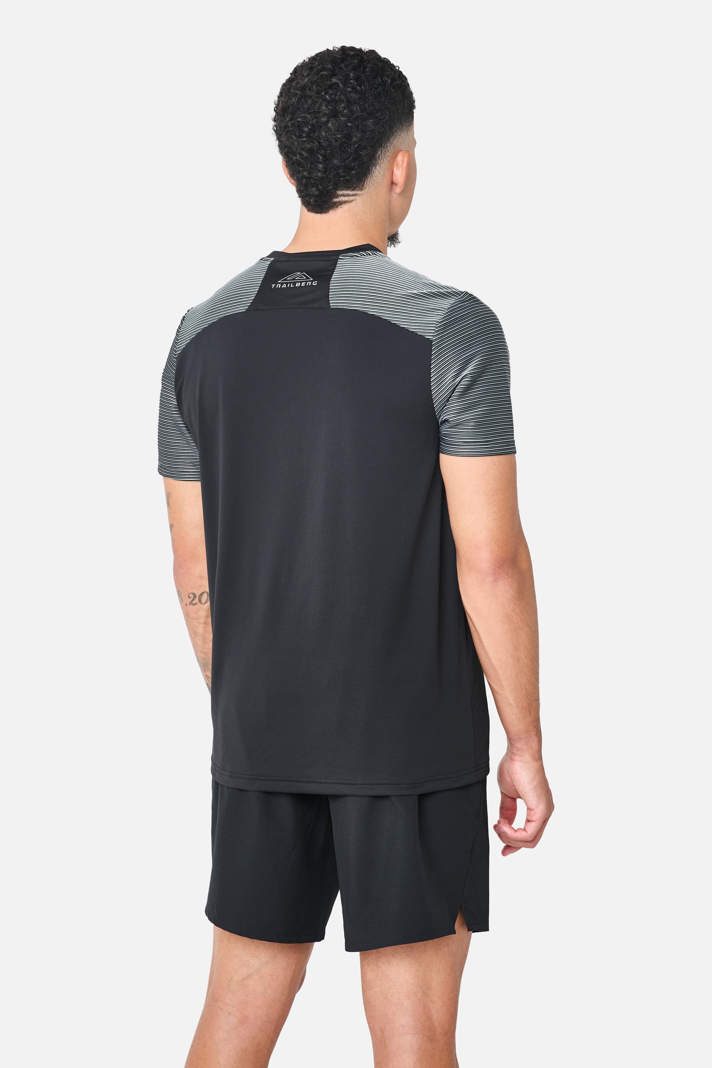 Equator T-shirt - Zwart