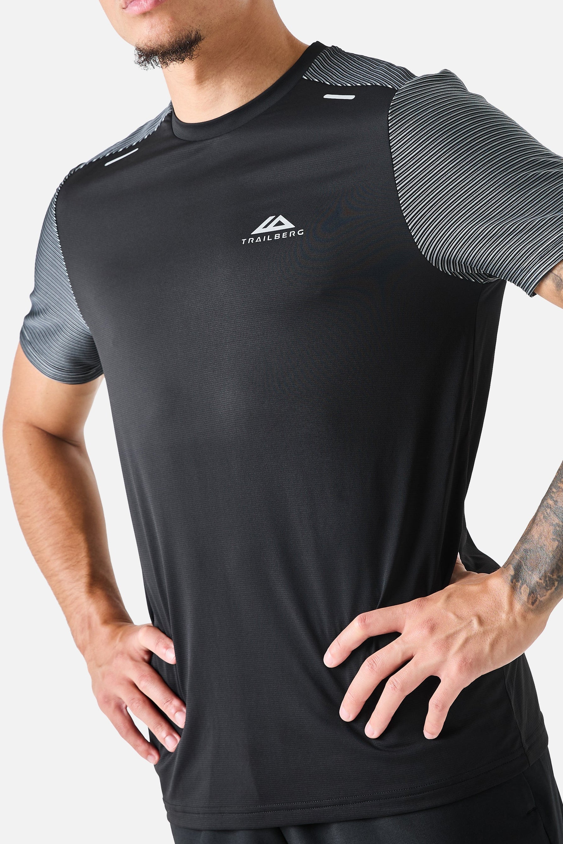 Equator T-shirt - Zwart