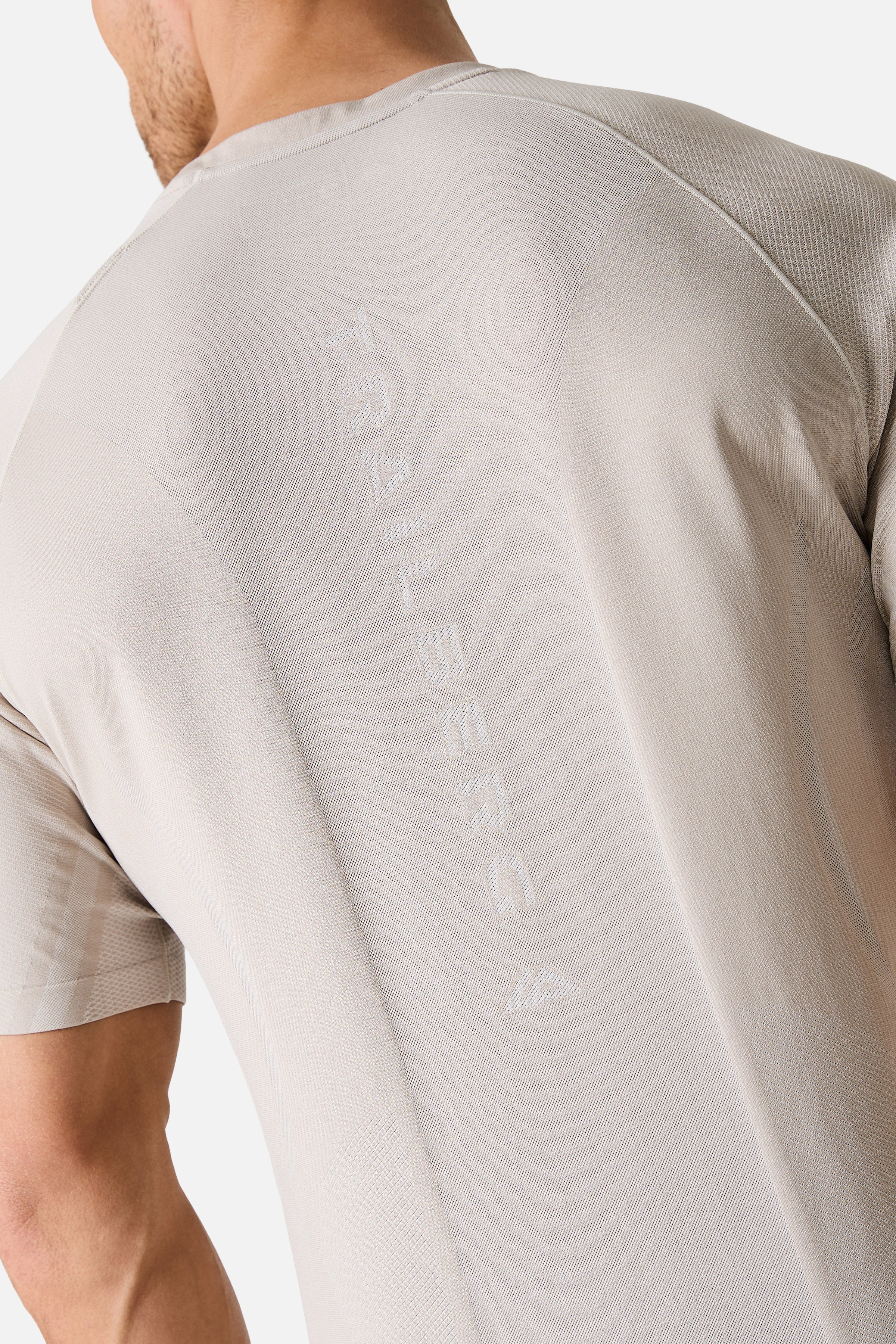 Fusion Seamless Essentials Tweedelige set - Pebblestone/Frosted Ridge