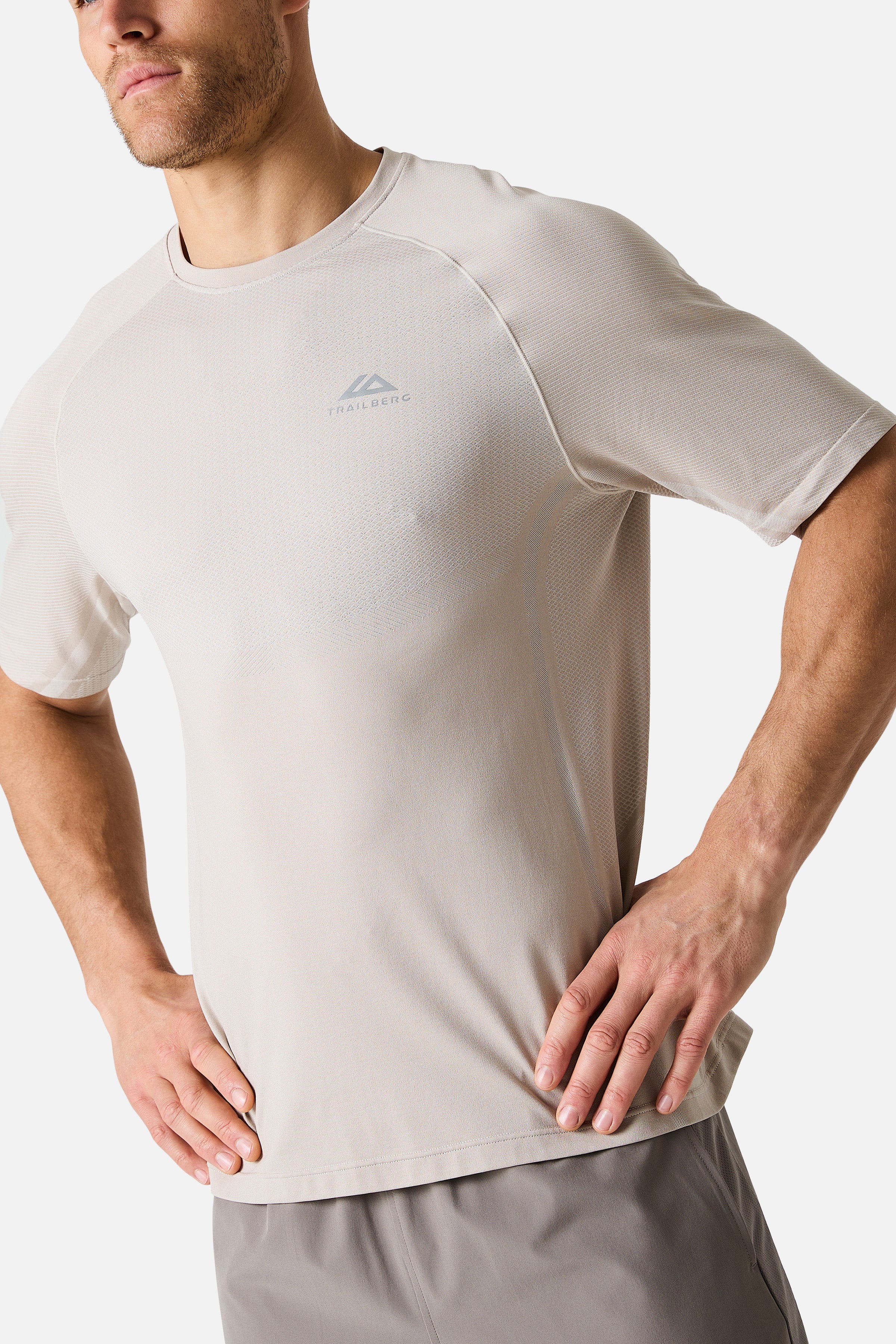 Fusion Seamless Essentials Tweedelige set - Pebblestone/Frosted Ridge