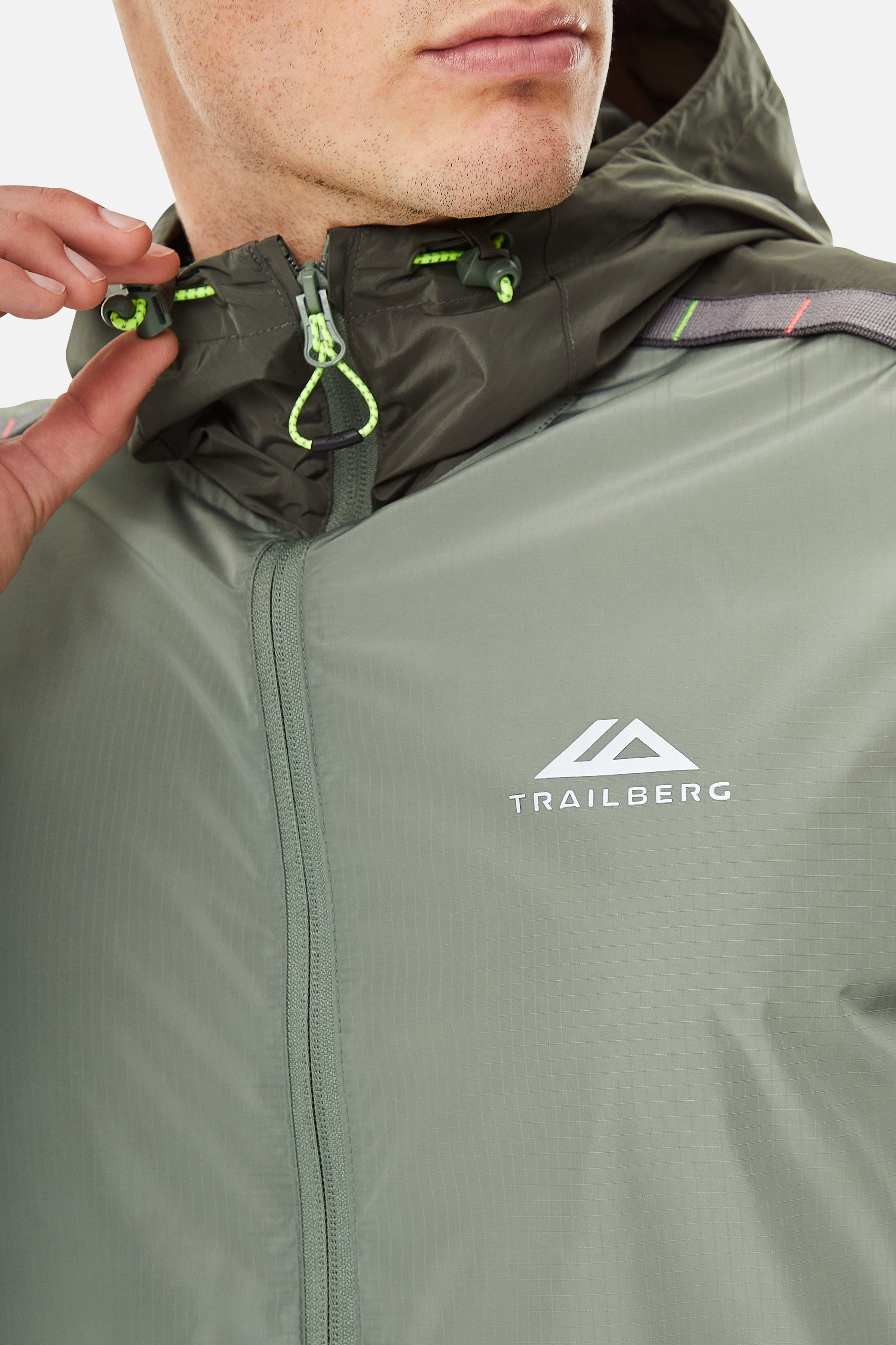 Triathlon SS25 Windbreaker - Pine Dust/Dark Fern/Frosted Leaf