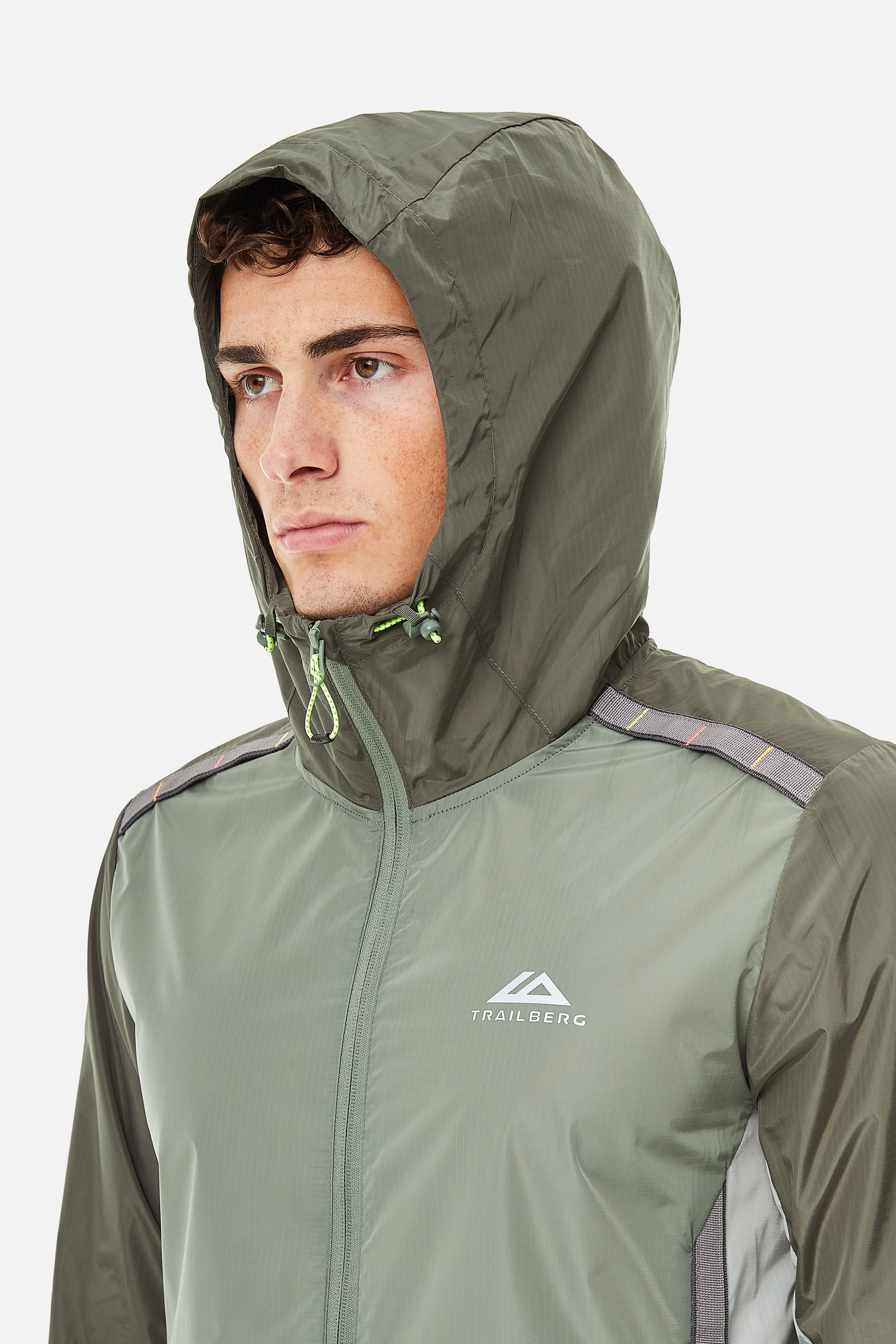 Triathlon SS25 Windbreaker - Pine Dust/Dark Fern/Frosted Leaf